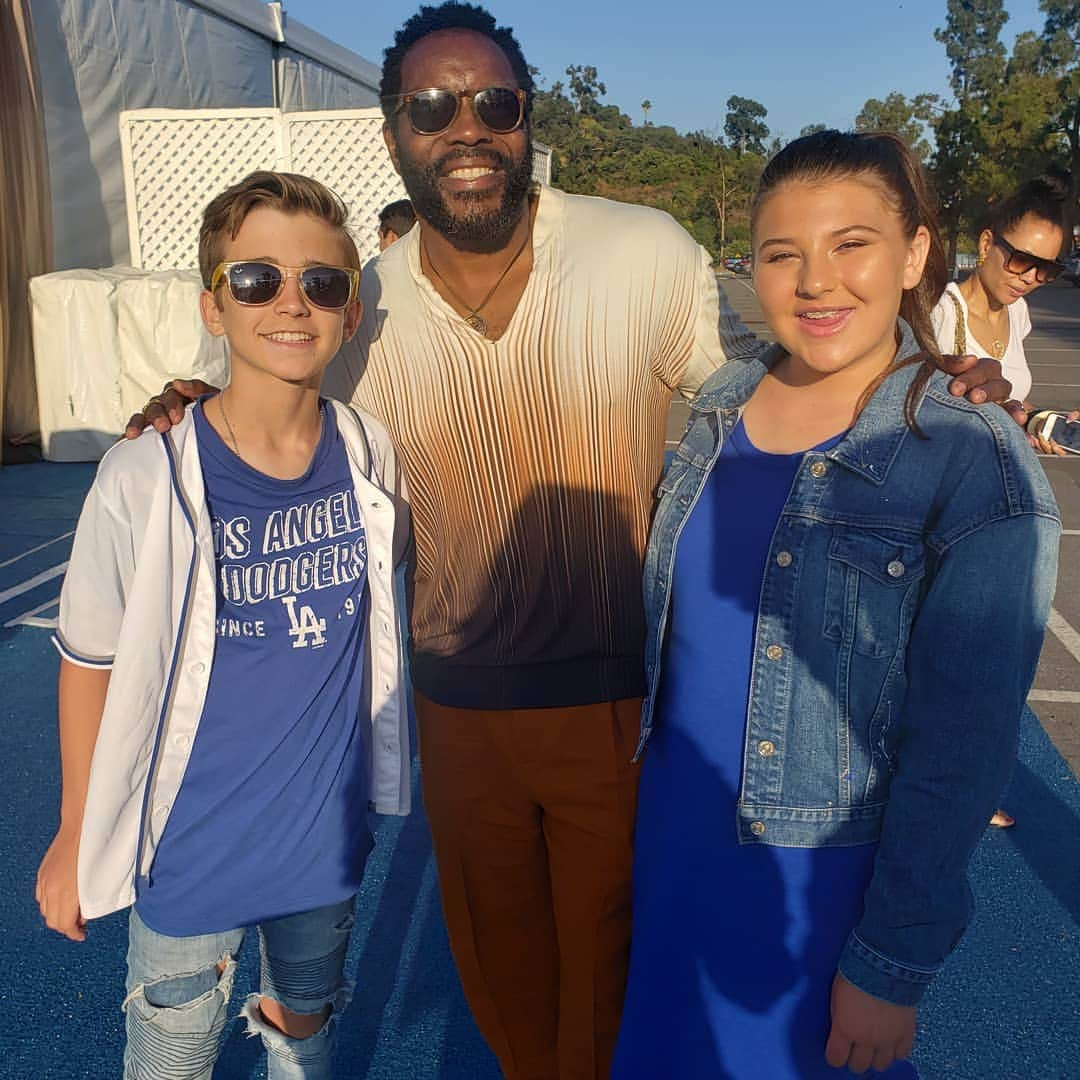 チャド・コールマンさんのインスタグラム写真 - (チャド・コールマンInstagram)「@theparkerbates @mackenziehancsicsak #thisisus @dodgers #bluegala #ladf Great kids! Great show! @sterlingkbrown Congrats!」6月13日 10時59分 - chadlcoleman