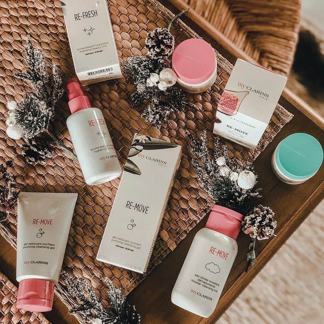 Clarins Canadaさんのインスタグラム写真 - (Clarins CanadaInstagram)「Kick-start your summer with #MyClarins range for radiant and healthy-looking skin!😎 Follow @myclarinsofficial to learn more about our vegan line. . . . 📷: @jlyblnd_ #Clarins #ItsAllAboutYou #WellDoneNature #Vegan」6月13日 11時00分 - clarinscanada