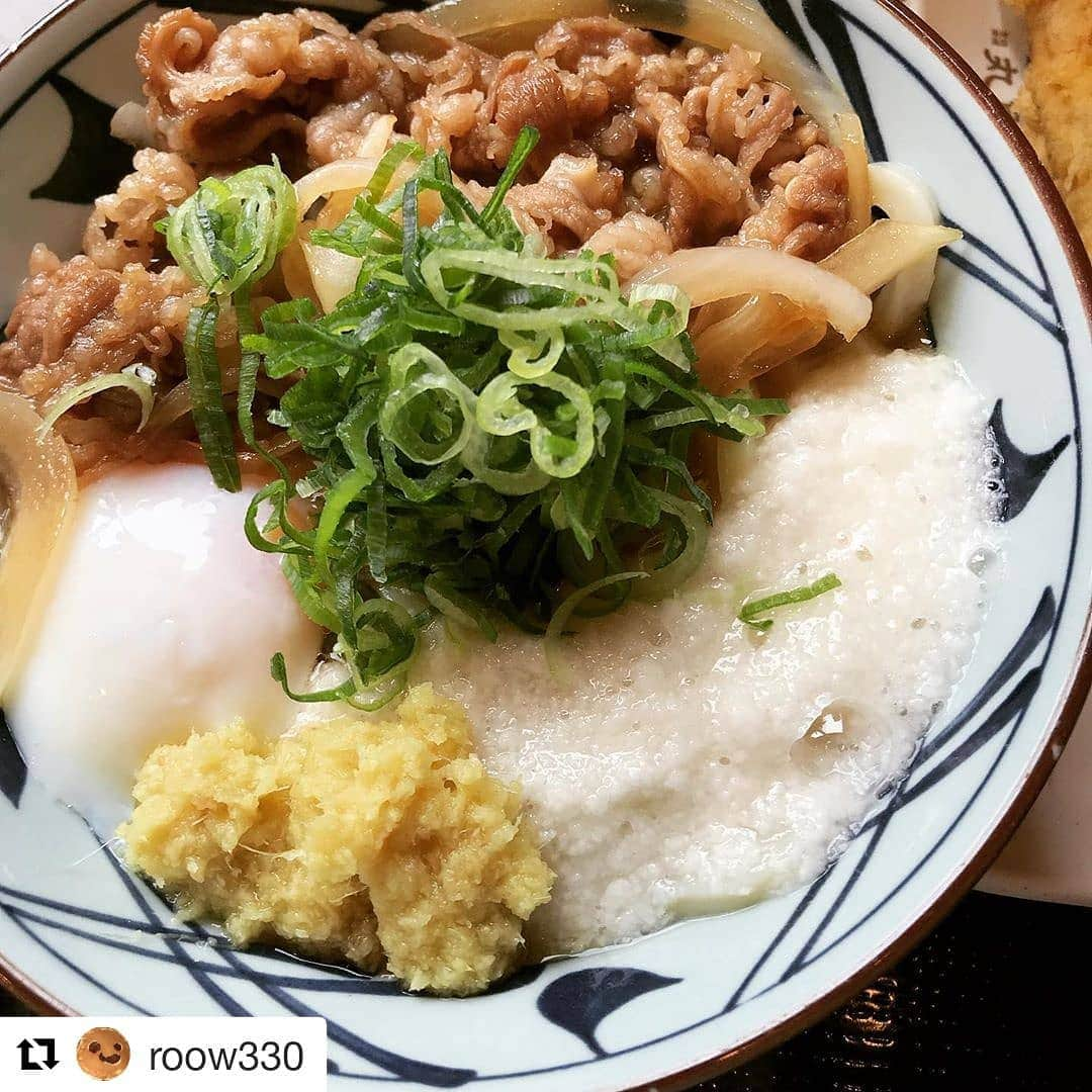 丸亀製麺さんのインスタグラム写真 - (丸亀製麺Instagram)「#Repost @roow330 ・・・ 夜勤明けうどん〜〜！ 今日は玉とろうどん。 美味しかった😆  #丸亀製麺 #玉とろうどん #ほっけ天 #夜勤明けうどん #夜勤明けごはん」6月13日 11時21分 - marugame_