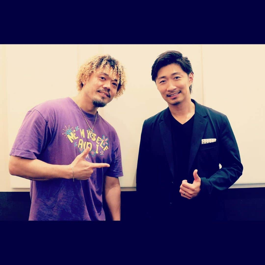 MAKIDAIさんのインスタグラム写真 - (MAKIDAIInstagram)「RESPECTするアーティストの LL BROTHERSのMASAYAさん😊✨久しぶりにお会い出来てとても嬉しかったです！！ありがとうございました✨  そしてEXPG STUDIO FUKUOKA 生徒のみなさんと アナザーバージョンで☺️ 何のポーズか分かりますか！？ 正解は、、、？ 明太子でした〜！！ またクイズだしますね(^^)」6月13日 11時34分 - exile_makidai_pkcz