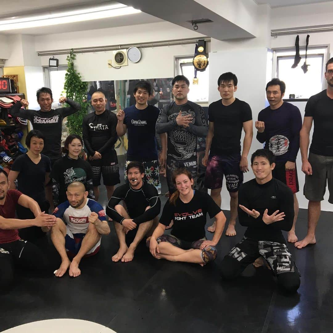 ミーシャ・テイトさんのインスタグラム写真 - (ミーシャ・テイトInstagram)「Thank you so much @imanarijiujitsu for having me today! I am so happy I got to train some top level Japanese Jiu-Jitsu!! My heart is full and I’m ready to conquer the day!! 💜💜💜 #Imanarijiujitsu #japanesejiujitsu #tokyo #japan #mma #evolve #evolvemma #martialarts #womenwhograpple #strongwomen #womenempowerment #womenwhoworkout #womeninsport #fitmom #onechampionship」6月13日 11時52分 - mieshatate