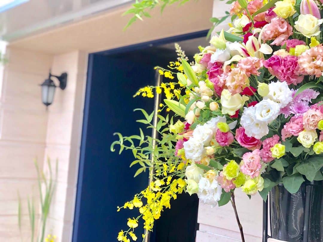 ネクステップ八柱支店さんのインスタグラム写真 - (ネクステップ八柱支店Instagram)「* * ✨ネクステップ新社屋披露式✨ 無事終わりました！ お越しくださいました 皆様 ありがとうございました！！ * * -------------------------------------- more photos...👉 @nextep.sumitai_ie -------------------------------------- * * #ネクステップ #Nextep #施工事例 #注文住宅 #住まい #インテリア #おしゃれ  #新築  #home #design  #interior #松戸市 #柏市 #流山市  #architecture  #Panasonic  #家 #いいね #follow  #good  #instalike #instagood #instahouse #instaphoto  #art #instadaily #新社屋 #パーティー #祝花 #お披露目式」6月13日 11時54分 - nextep.sumitai_ie