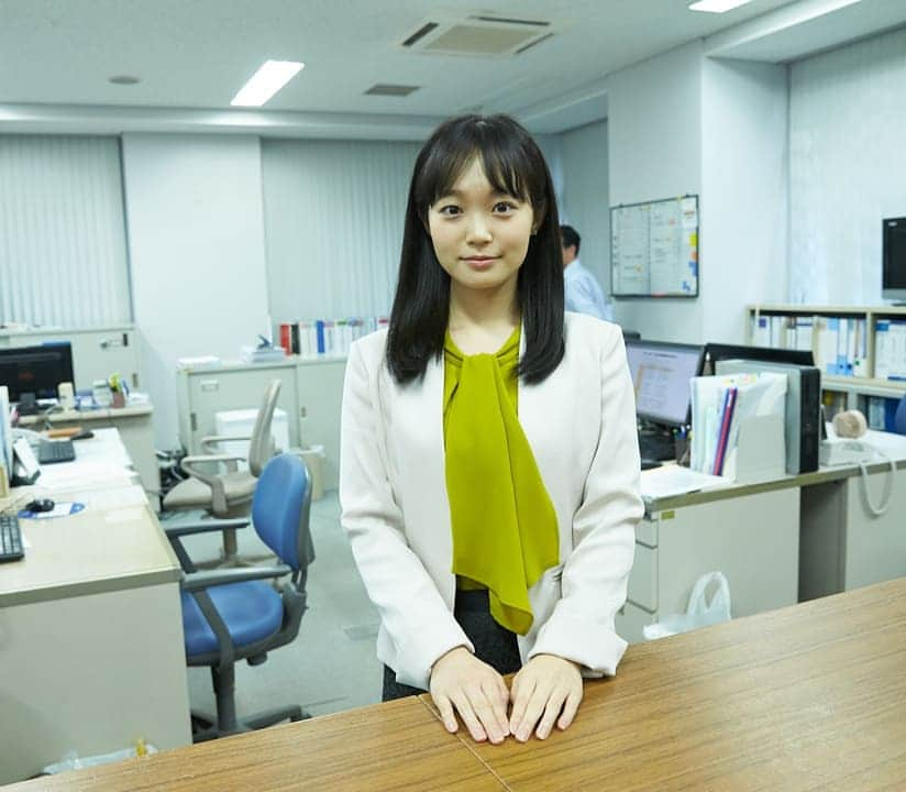 東海テレビ「いつかこの雨がやむ日まで」さんのインスタグラム写真 - (東海テレビ「いつかこの雨がやむ日まで」Instagram)「#狐狸山大学 にはこんな素敵な事務員さんがいます✨  大学行くのが楽しみになりますね☺  #koriyamauniversity #佐藤玲  #仮面同窓会#東海テレビ #フジテレビ#オトナの土ドラ」6月13日 12時03分 - dodra_tokaitv