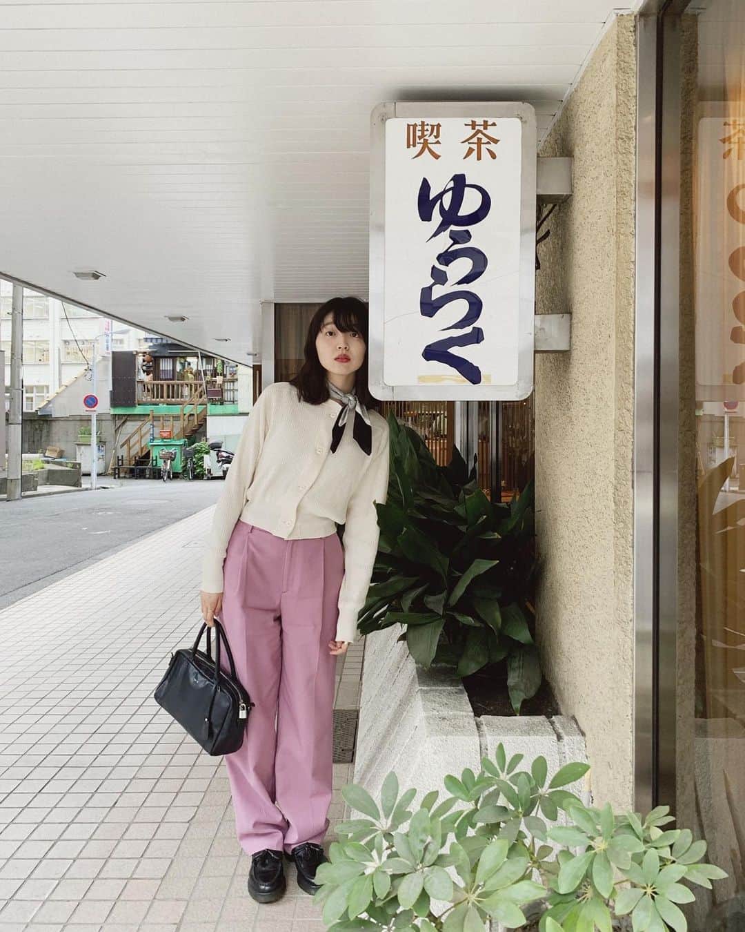 小谷実由さんのインスタグラム写真 - (小谷実由Instagram)「看板の文字が最高だ。紺色なのも良い。 #喫茶部」6月13日 12時12分 - omiyuno