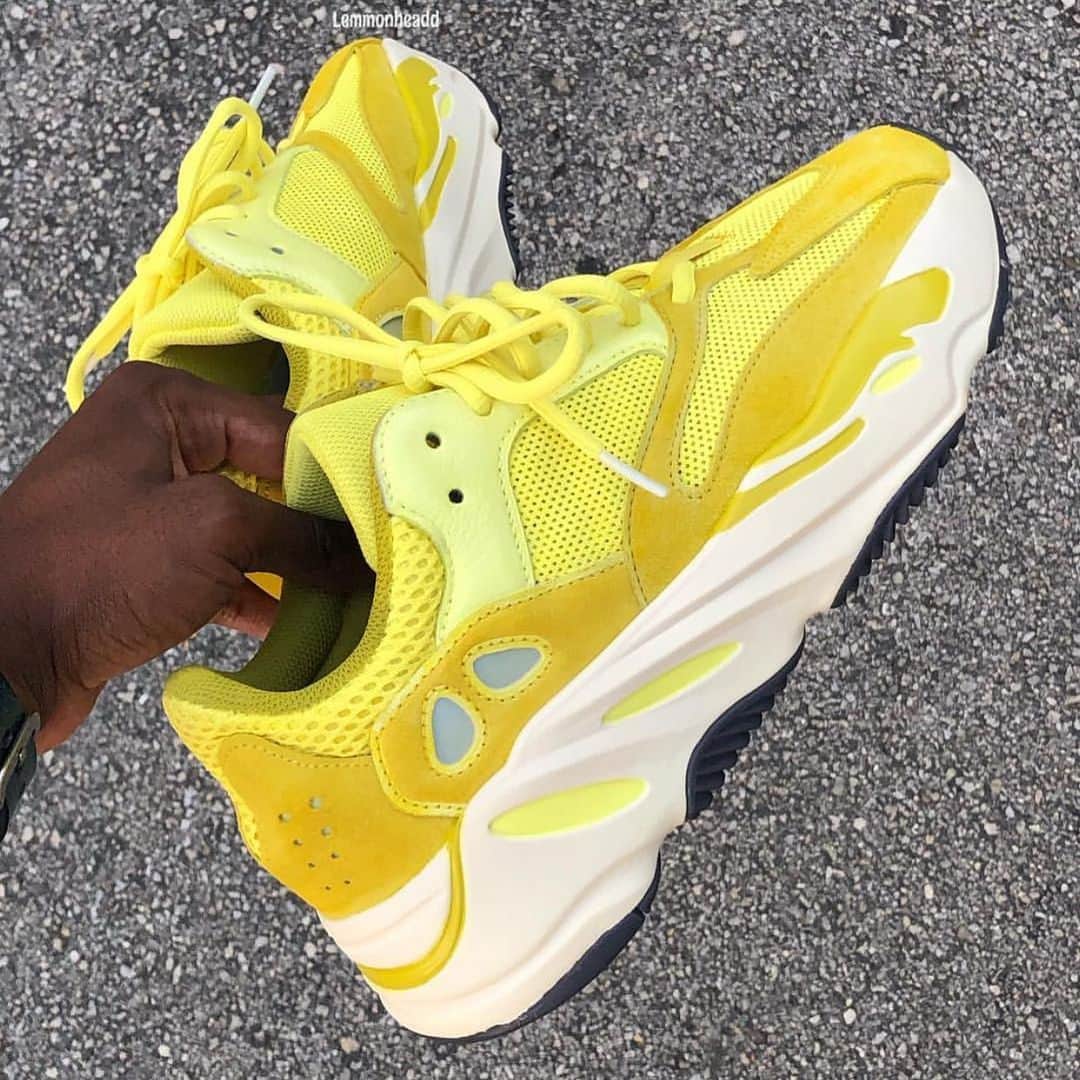 Sneakgalleryさんのインスタグラム写真 - (SneakgalleryInstagram)「Tag a friend who’d rock these custom #Yeezy 700s!  #SNEAKGALLERY 🍋🍋」6月13日 12時17分 - sneakgallery