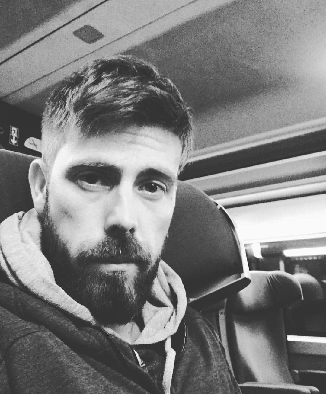 のインスタグラム：「5.30. Work hard. Overcome doubt. Win. #instamood #instapic #picoftheday #earlybird #morningselfie #commuting #coach #coachinglife #instagay #gay #lgbt #igers #igerslyon #igersoftheday #followme #instafollow」
