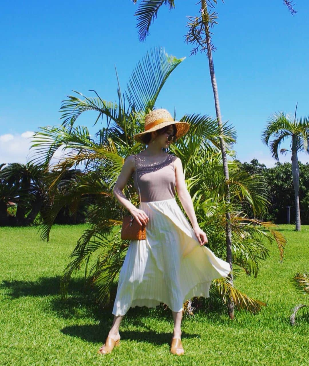 植田せりなさんのインスタグラム写真 - (植田せりなInstagram)「. Coordinate. Tops / @ungrid_official  Skirt / @zara  Hat / @kijimatakayuki  Bag / @maisonvalentino . . . 📍小浜島▷はいむるぶし . . #沖縄 #沖縄旅行  #沖縄コーデ  #石垣島 #小浜島 #はいむるぶし #海コーデ #女子旅 #リゾートコーデ  #マキシスカート  #夏コーデ  #コーディネート  #カゴバッグ #ハットコーデ  #タビジョ #旅muse  #せりなコーデ  #せりな旅  #resort#sea#japan#okinawa#trip#fashion#fashionista#kohamajima#fashions#hat#resortfashion」6月13日 12時38分 - serina_ueda