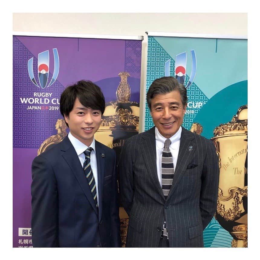 石原プロモーションのインスタグラム：「昨日12日（水）、ラグビーワールドカップ2019日本大会100日前イベントに参加させていただきました🏉 . トークショー終了後、嵐の櫻井翔さんと📸✨ . . . . #ラグビーワールドカップ2019  #rugbyworldcup  #rwc2019  #ラグビー #rugby #櫻井翔 さん #舘ひろし」