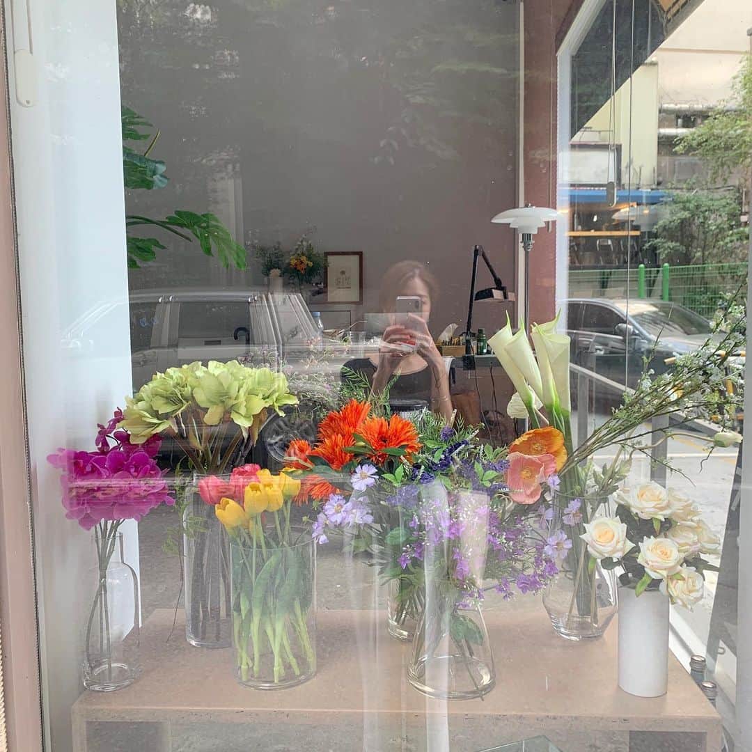 ミナ さんのインスタグラム写真 - (ミナ Instagram)「꽃사진을 자제해보려 했으나 매번 실패🌹❣️」6月13日 13時01分 - blossomh_