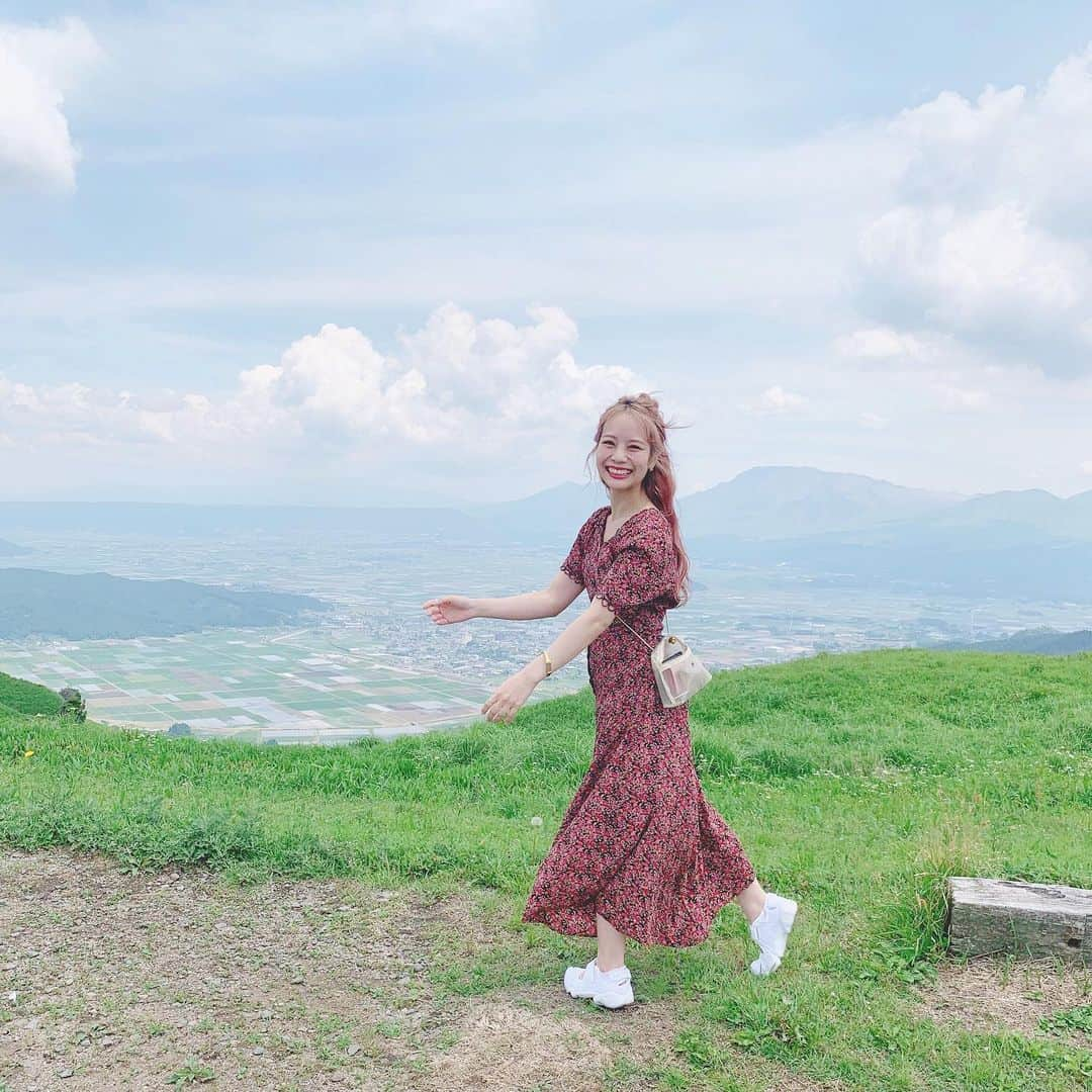 安中亜美さんのインスタグラム写真 - (安中亜美Instagram)「ㅤㅤㅤㅤㅤㅤㅤㅤㅤㅤㅤㅤㅤ さいっこうな景色⛰ さあやが山道頑張って運転してくれたお陰🥺❤️ ほんまにありがとう❤︎❤︎❤︎ ㅤㅤㅤㅤㅤㅤㅤㅤㅤㅤㅤㅤㅤ #熊本 #山道 #景色 #絶景 #最高 #ootd #amitwinsworld_code #山頂」6月13日 13時17分 - amitwinsworld