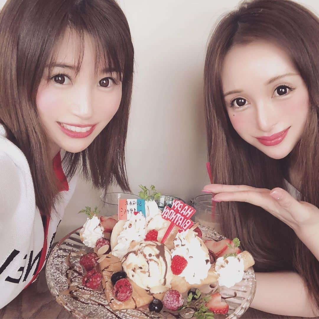 清水彩子さんのインスタグラム写真 - (清水彩子Instagram)「まゆさきちゃんがsugarpartyで新潟に上陸💝  可愛いだけじゃなくて、人としての考え方もとっても素敵で、更に大好きになってしまったぁ😍💝 お店からもサプライズでsugarの14周年をお祝いしてもらってしまって嬉し過ぎるっ💝ありがとうございました😍  @saki_411  #考え方がプラスだと心も穏やかにいれるよね💕 #プラス思考 #努力は裏切らない #中身まで美女😍 #love」6月13日 13時33分 - ayakosugar