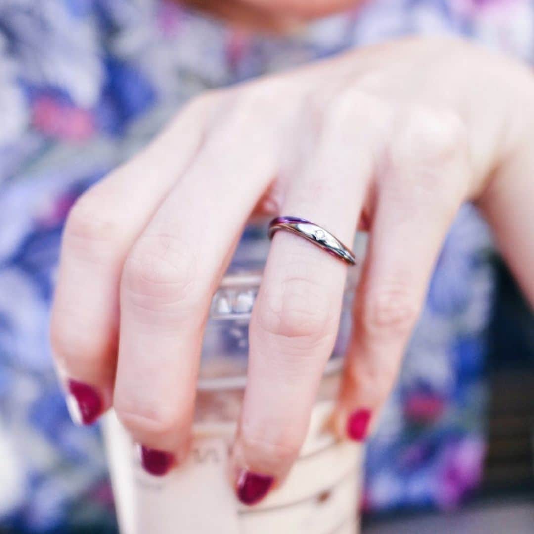BIJOUPIKO(ビジュピコ)さんのインスタグラム写真 - (BIJOUPIKO(ビジュピコ)Instagram)「@bijoupiko_official . . ジルコニウムをはじめとしたレアメタルでも結婚指輪を。 . 指輪選びの時間は「ふたりらしさを見つける時間」と 考えているソラでは、指輪をただ選ぶのではなく、 つくり上げていく時間を大切にしている。 金属アレルギーに悩む人にも安心して 指輪を楽しめるように、 アレルギーが出にくいレアメタルを取り扱っています。 . ✔︎Brand name SORA -ソラ- . . ▼SORA https://bijoupiko.com/brandlist/sora/rd/5432/ . . #ビジュピコ #個性的 #ブライダルリング #婚約指輪  #結婚指輪 #マリッジリング #エンゲージリング #ダイヤモンド #diamond #指輪 #ring #指輪探し #プロポーズ #結婚 #propose  #サプライズ#金属アレルギー #リング #ウェディング #結婚式 #sora #2019冬婚 #2019夏婚 #2019秋婚  #ジュエリー #プレ花嫁 #卒花嫁 #お洒落さんと繋がりたい  #日本中のプレ花嫁さんと繋がりたい」6月13日 13時46分 - bijoupiko_official