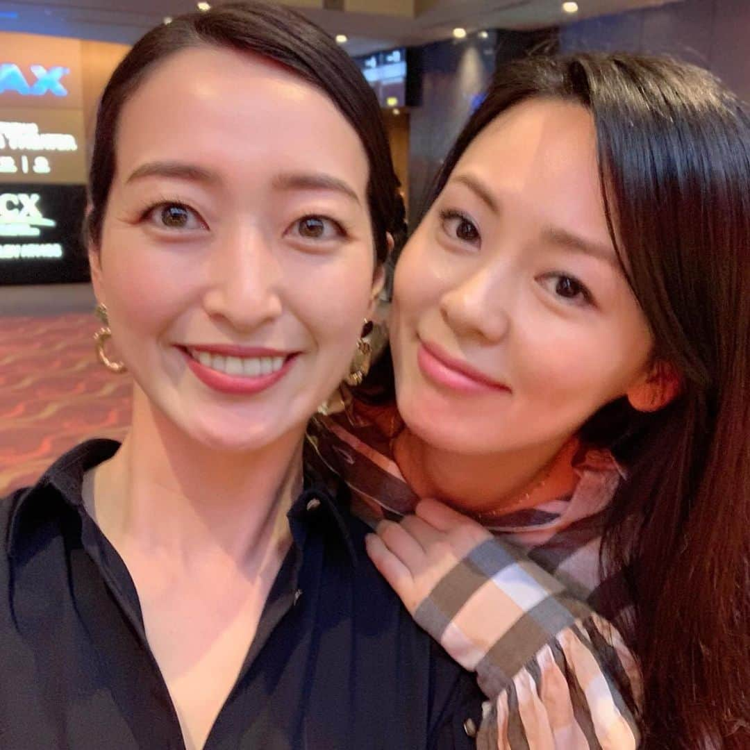 伴杏里さんのインスタグラム写真 - (伴杏里Instagram)「Man In Black International 😎😎 なっちゃんと試写会楽しかった❤︎ポップコーンも🍿😻 明日公開 おすすめ映画です😍😍 #meninblack #mib #movie #pic」6月13日 13時58分 - anri.ban