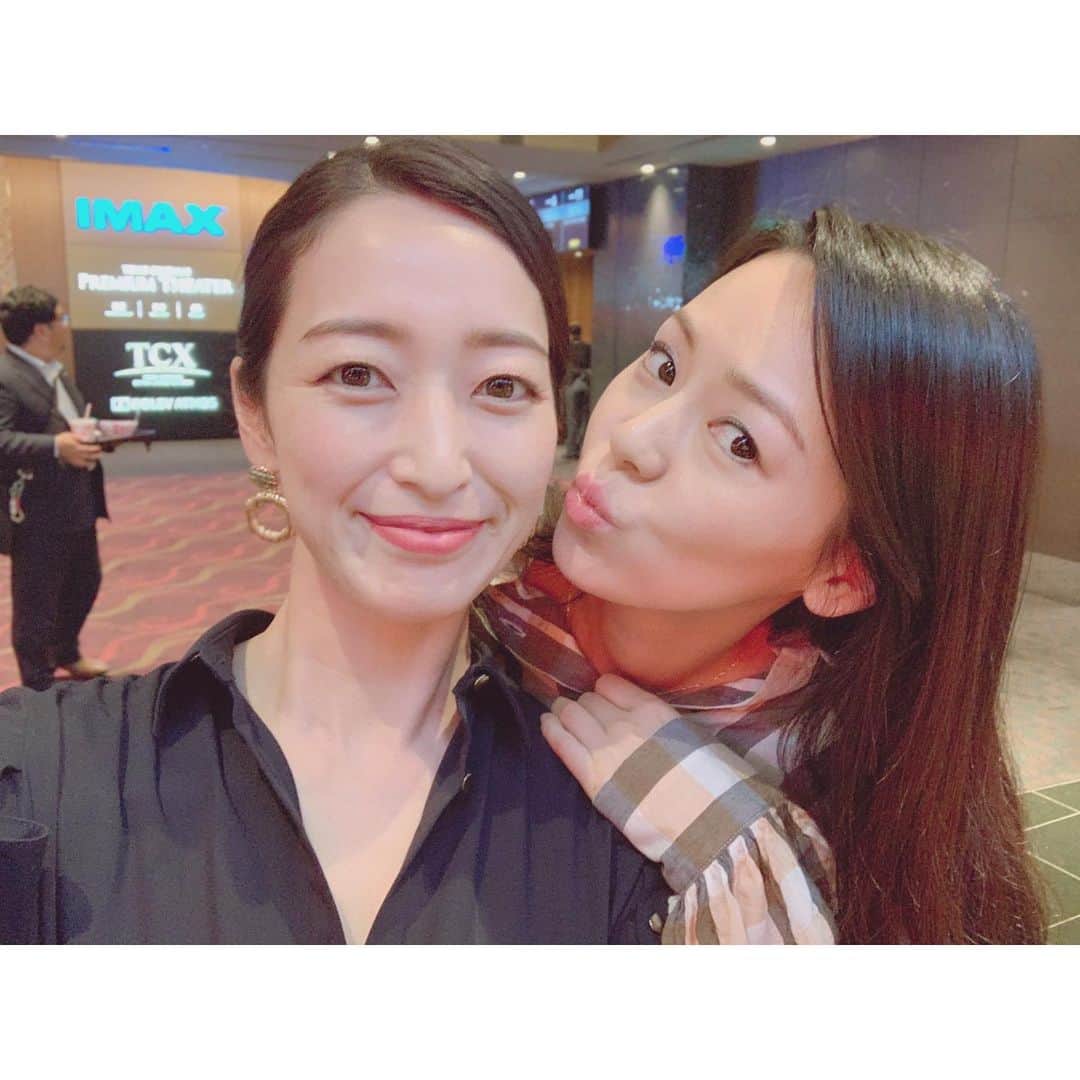 上野なつひのインスタグラム：「ひっさしぶりの伴杏里ちゃま◡̈⃝︎ 映画デート誘ってくれた♥︎ 6月14日日米同時公開 『メン・イン・ブラック』シリーズの最新作『メン・イン・ブラック：インターナショナル』の試写へ。  #MIB #明日公開 #MIBシリーズは好き #基本シリーズものみるの苦手  #毎回前見たの忘れちゃうから #杏里は高校の同級生 #高校から全く変わらない #続けるって大事だなと思わさてくれる #嬉しいデートのお誘い #ありがとう」
