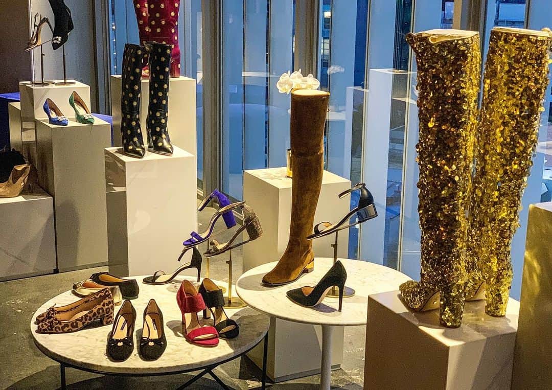 サマンサ麻里子さんのインスタグラム写真 - (サマンサ麻里子Instagram)「Stuart Weitzman FW19 Presentation Open House ✨ So many cute shoes! Totally fell in love with the sparkly boots ❤️ . . . #stuartweitzman #fallwinter2019 #shoes #boots #footwear #luxuryfootwear #tokyoblogger #receptionparty #sankeyspenthouse #harajuku #asos #pinksuit #zara #partyootd #ootn #samanthamariko」6月13日 23時37分 - samanthamariko