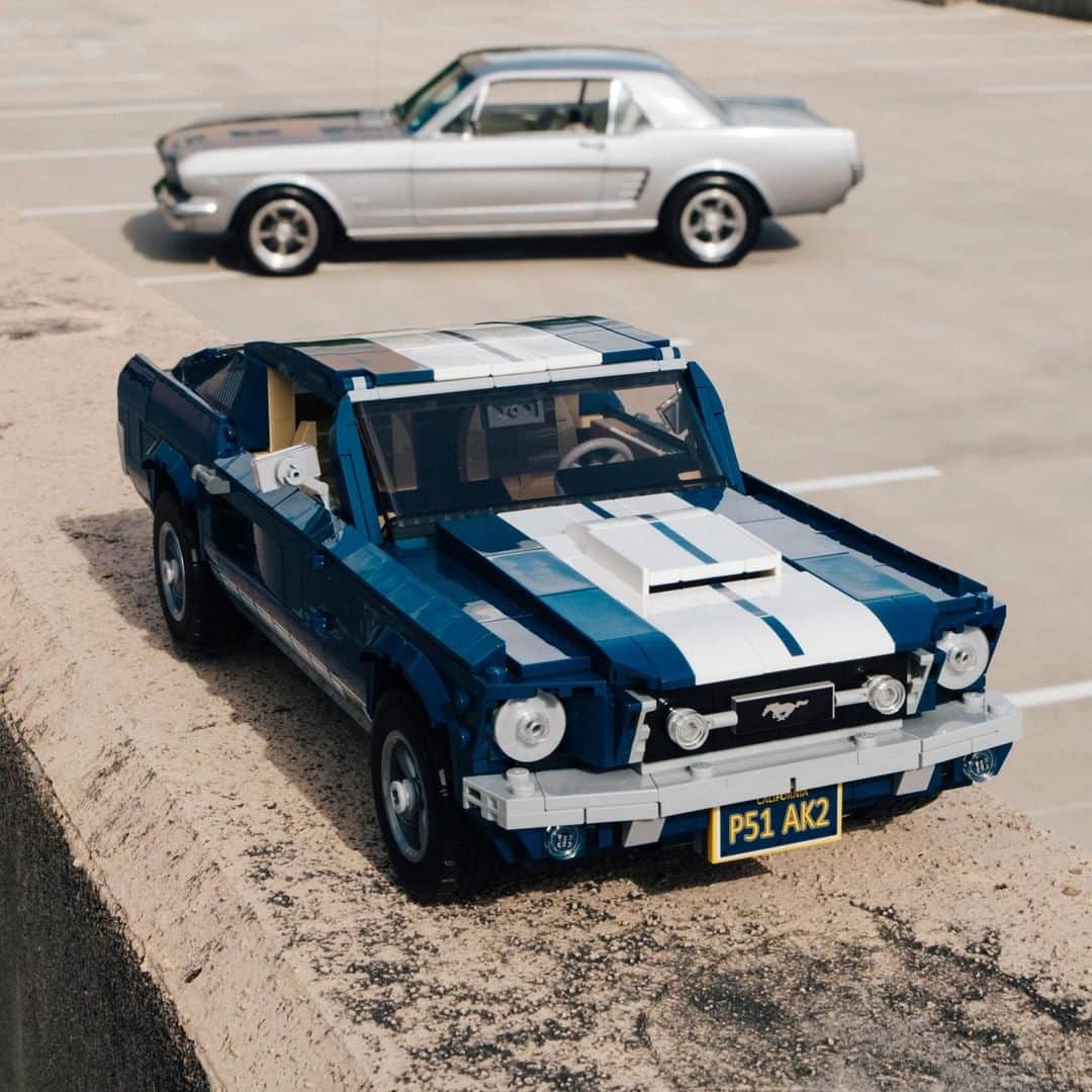 LEGOさんのインスタグラム写真 - (LEGOInstagram)「Thinking of an epic road trip this weekend?! 😎 @capturingthemachine 📷  #FordMustang #Ford #LEGOMustang」6月13日 23時30分 - lego