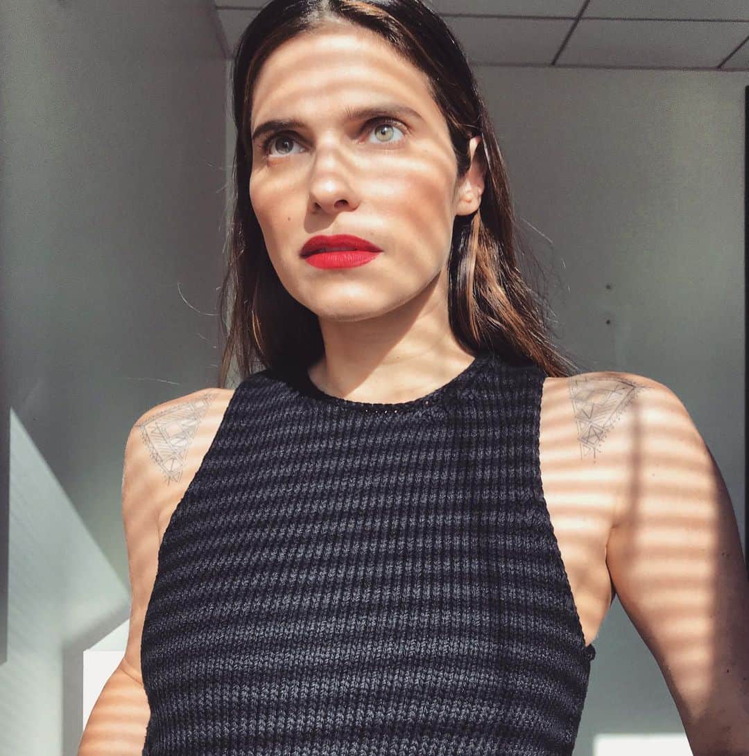 レイク・ベルのインスタグラム：「Taking on the day like... @womeninfilmla gala last night was beautiful & inspiring as ever. Feeling powerful today. @marinamoscone @lizlash @deanroybal @chrisclassen」