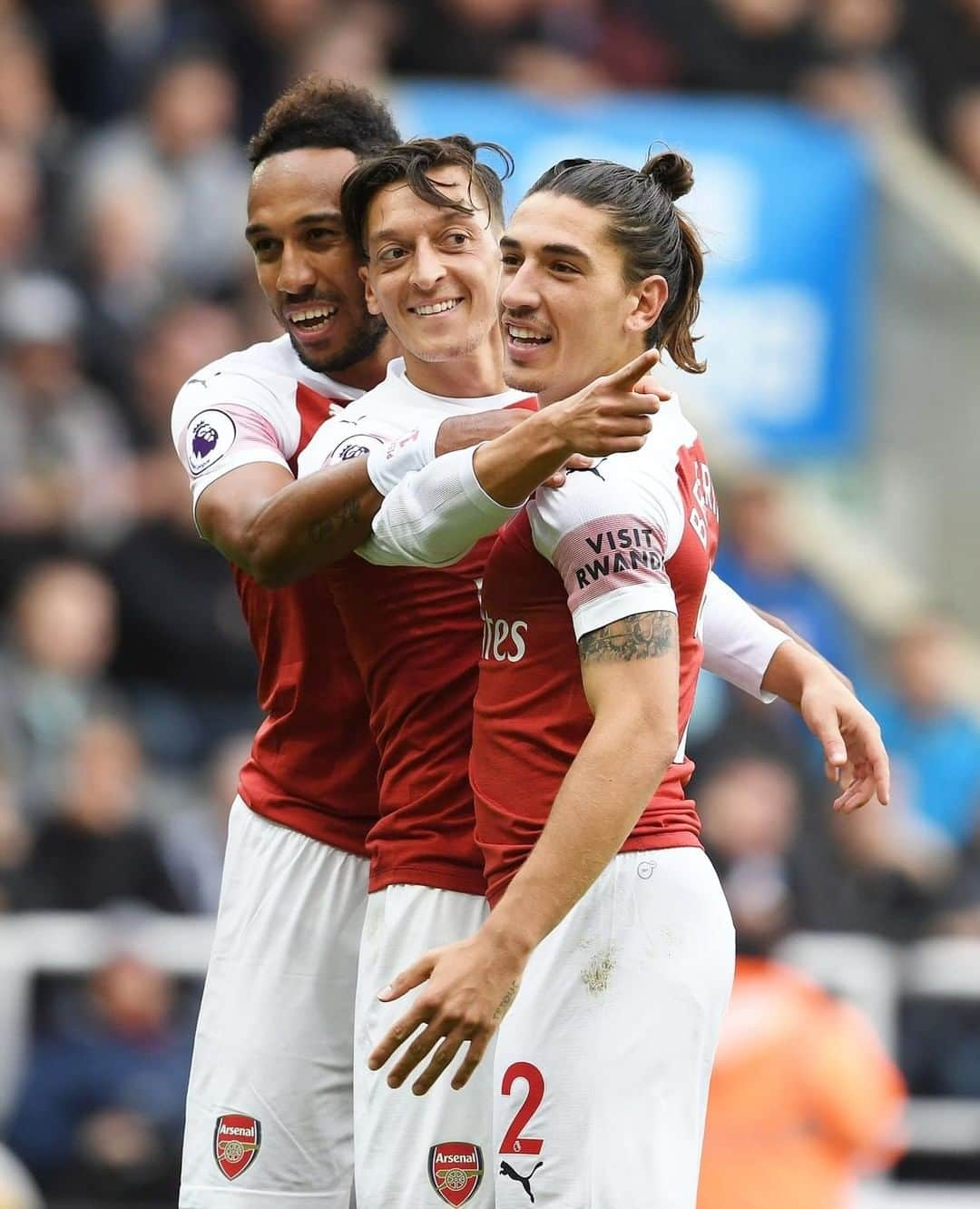 アーセナルFCさんのインスタグラム写真 - (アーセナルFCInstagram)「It's Newcastle away first up in the @premierleague in 2019/20. ⠀ ⠀ It finished 2-1 at St James' Park last season⠀ ⠀ #Arsenal #fixtures #AFC #premierleague」6月13日 23時35分 - arsenal