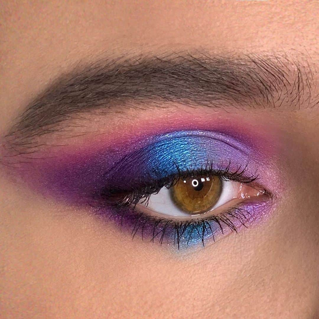 Maybelline New Yorkさんのインスタグラム写真 - (Maybelline New YorkInstagram)「Drop some 💜💙 if you’re into this eye look! Create it yourself using the #sodapoppalette and #snapscara. #mnyitlook」6月13日 23時46分 - maybelline