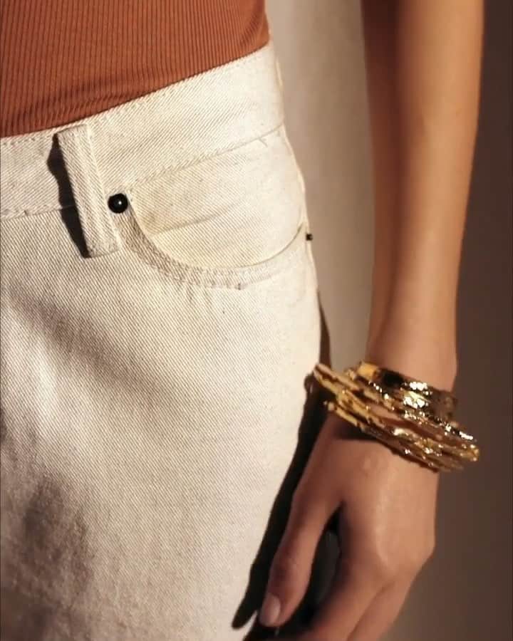 オーレリービダマンのインスタグラム：「In the pocket⚡️ #aureliebidermann #trueblue」