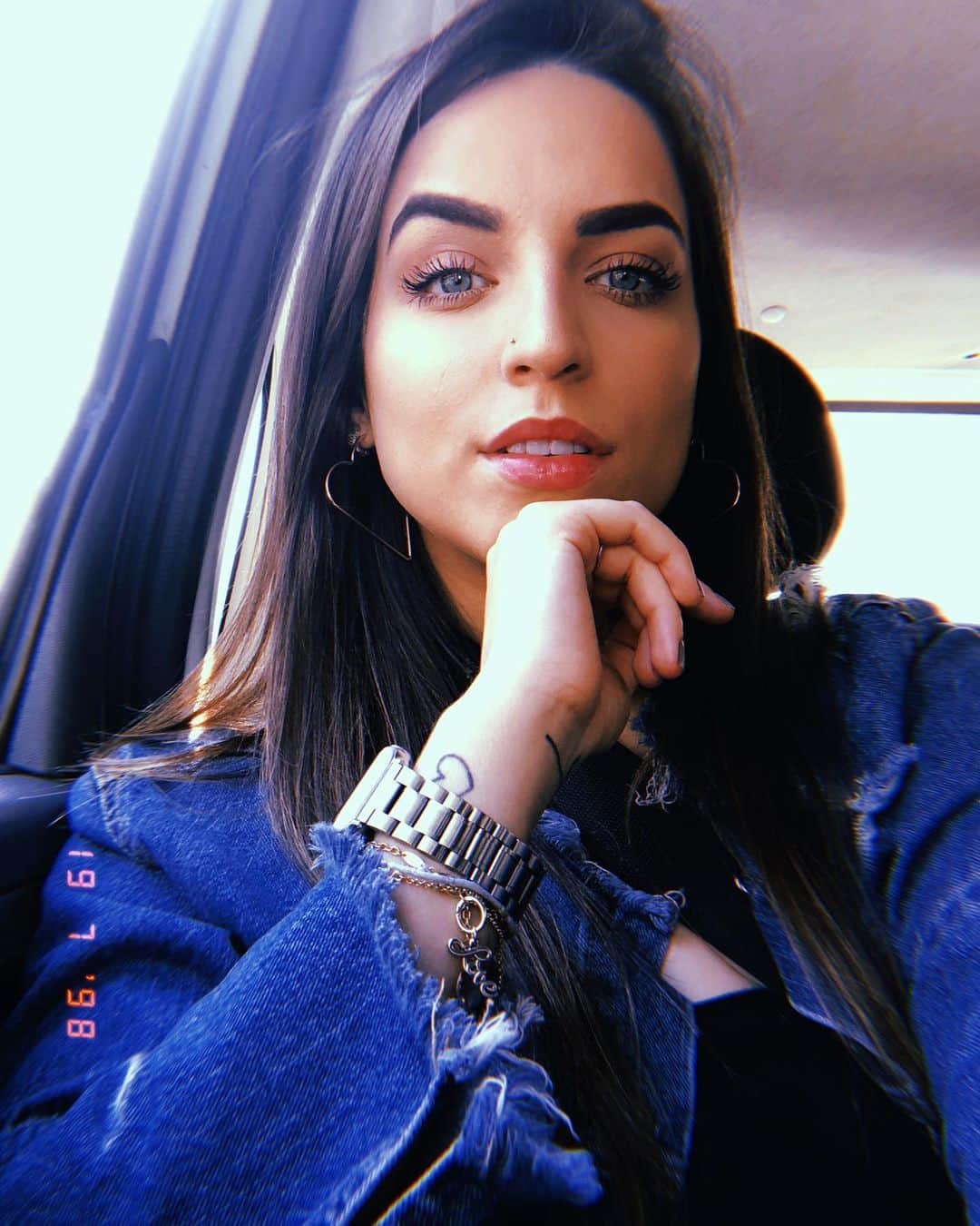 Bruna Unzuetaのインスタグラム：「👾」