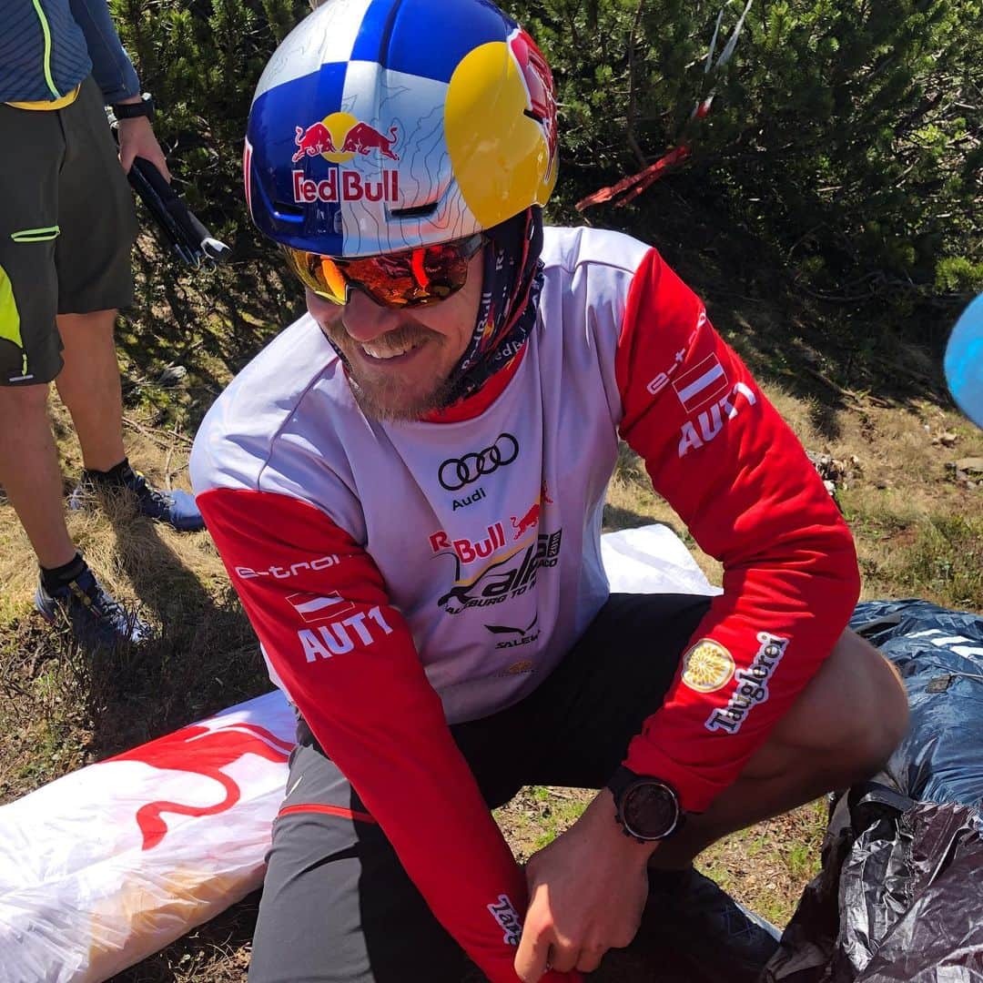 Suuntoさんのインスタグラム写真 - (SuuntoInstagram)「What a great Prologue today at @redbullxalps! Here are some of the highlights from the day.  The 1138km race itself from Saltzburg to Monaco starts on Sunday 16th. Stay tuned! 🔺  #redbullxalps #hikeandfly #suunto9」6月14日 0時00分 - suunto