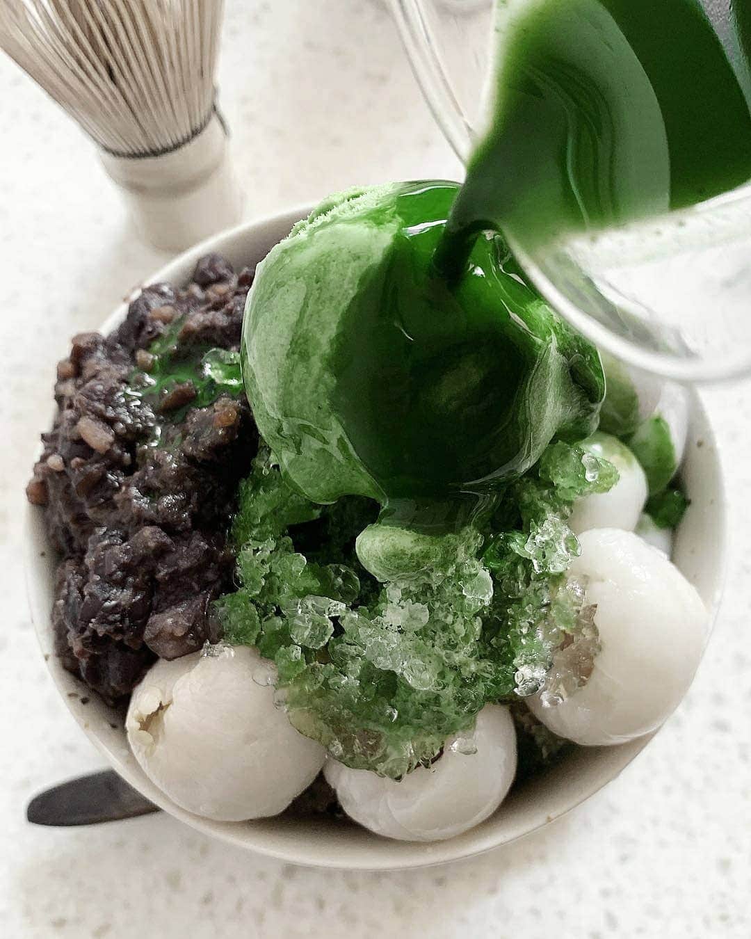 Matchæologist®さんのインスタグラム写真 - (Matchæologist®Instagram)「😍 Oh my #Matcha! 🙏 Who else is mesmerised by this delicious #Matcha Shaved Ice with #Adzuki using our very own Meiko™ Matcha – we can’t get enough of it?! Thanks to our wonderful #MatchaMate @theboywholovesmatcha for sharing this with us 📸. We love our #MatchaFamily! . Use our Meiko™ Matcha to create your own at home! 🤗 Don’t forget to keep us posted in all your creations by tagging @Matchaeologist #MatchaCreation 🙌 . To find out more about our splendid range of artisanal matcha, 🌱👉 Click the link in our bio @Matchaeologist . Matchæologist® #Matchaeologist Matchaeologist.com」6月14日 0時02分 - matchaeologist