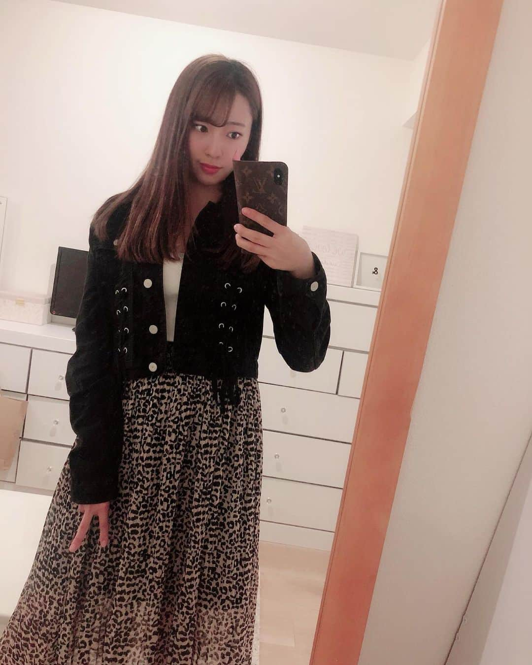 藤江れいなさんのインスタグラム写真 - (藤江れいなInstagram)「#２２時の嫁  #私服 #ootd #fashion #コーディネート #Gジャン #GUESS #スカート」6月14日 0時05分 - 01nyan0201