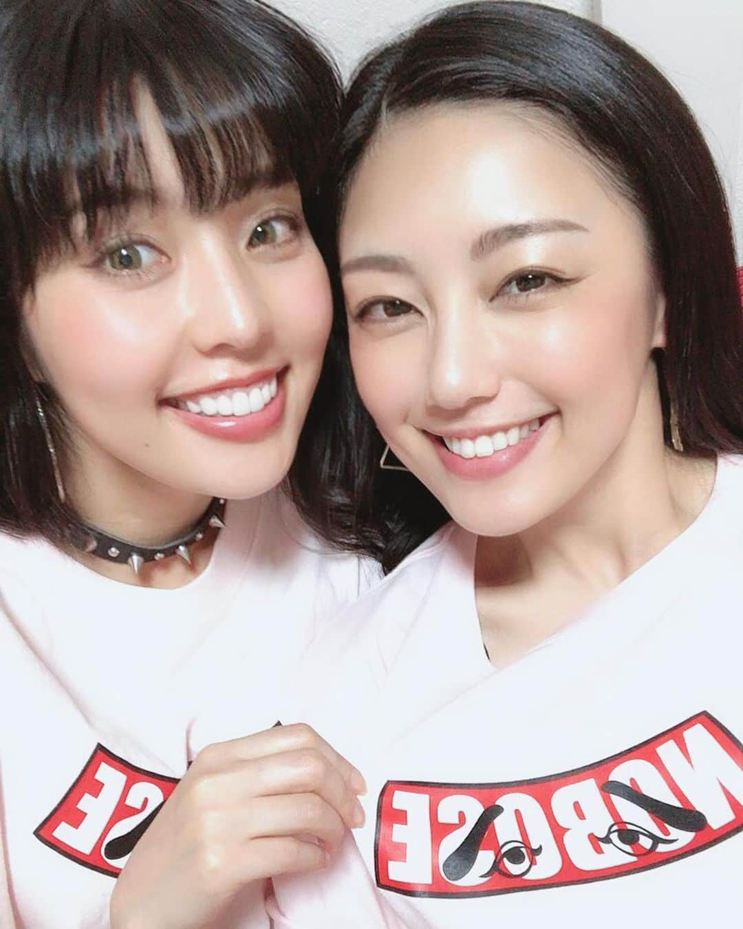 早瀬英里奈さんのインスタグラム写真 - (早瀬英里奈Instagram)「福岡から三女の詩織が住む大阪へ寄り道🚄✨ ・ ２日目の夜は久々に姉妹でゆる〜いゆる〜いインスタライブを📱💫 ・ 途中、スタジオから次女の舞佳も映像で参加したので、約一年ぶりの博多三姉妹ライブでした❤️💙💛 ・ 参加して下さった皆さん、ありがとうございました🌸🌸🌸✨ ・ ・ ・ #福岡 #大阪 #博多三姉妹 #長女 #次女 #三女 #インスタライブ #早瀬英里奈 #erinahayase」6月14日 0時27分 - erina.hayase