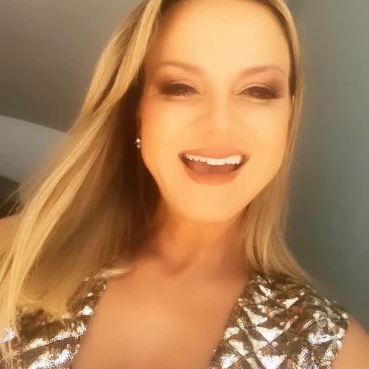 Eliana Michaelichin Bezerraのインスタグラム：「20 milhões?!!!!!!!! ❤️」