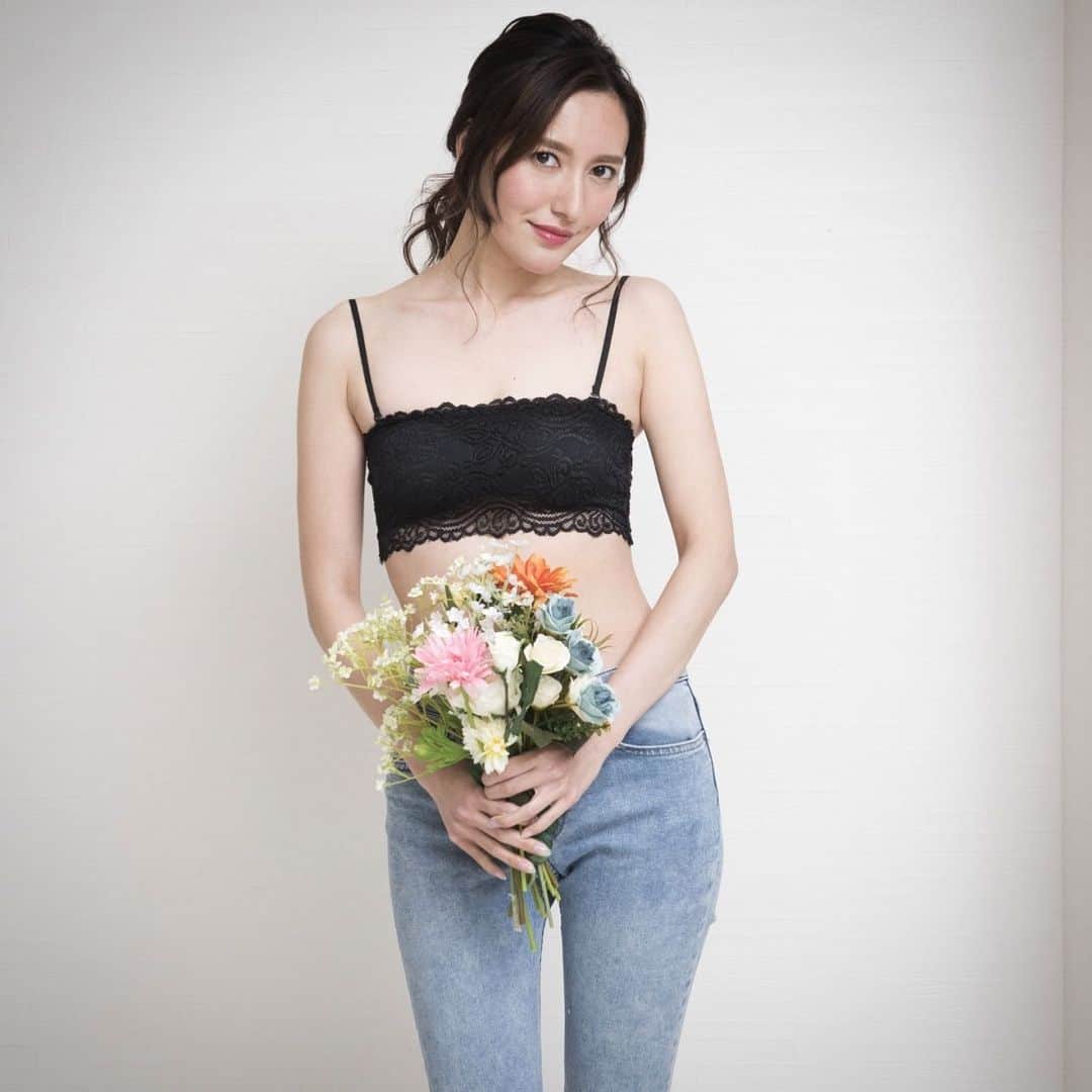 松本リコのインスタグラム：「・ ・ ・ ・ Hello...♡ ・ ・ ・ #japanesegirl #japangirl  #japanesemodel #japanmodel #yahoo #お洒落 #インスタグラマー  #インフルエンサー #撮影 #ハーフ顔 #ハーフモデル #fashion #通販モデル #ファッション #楽天 #通販」