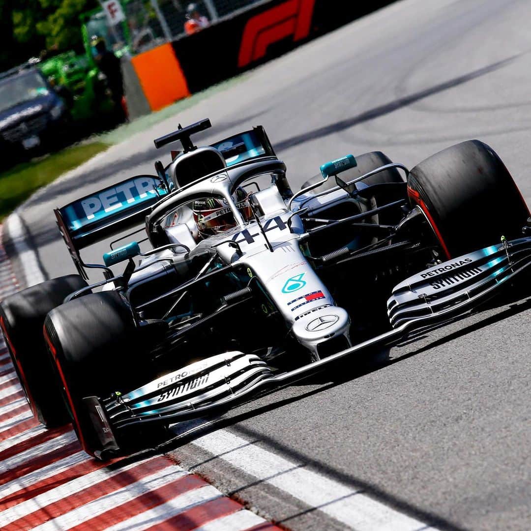 MERCEDES AMG PETRONASさんのインスタグラム写真 - (MERCEDES AMG PETRONASInstagram)「It’s totally normal to fall in love with a racing car... Right? 😉❤️‬ • #MercedesAMGF1 #Mercedes#AMG #AMG #F1 #PETRONASmotorsports #LH44 #CanadianGP」6月14日 0時40分 - mercedesamgf1