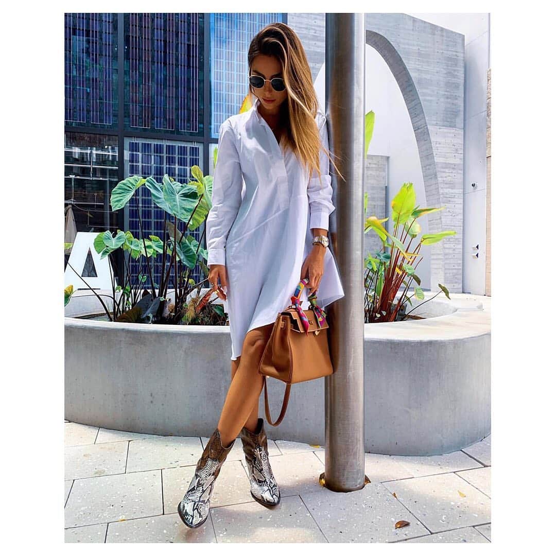 Schutzのインスタグラム：「These boots are made for loving 😍」