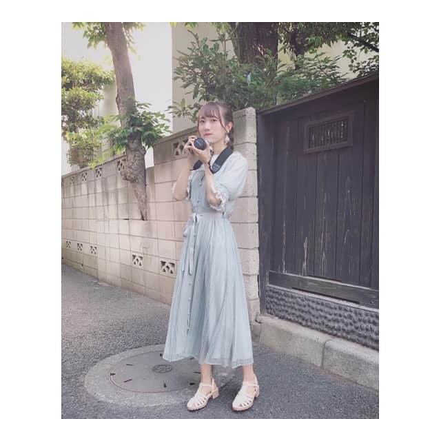 江嶋綾恵梨さんのインスタグラム写真 - (江嶋綾恵梨Instagram)「今日の下町お出かけこ〜で。☺︎﻿ ﻿ 展示会で頼んでいたお洋服たちが﻿ たくさん届いてて嬉しいですな〜🐱🧡﻿ ﻿ ▶︎onepiece、sandal  #fint﻿ ▷blouse  #paravion﻿ ▶︎earring  ハンドメイド品﻿ ( #fuwakorori ) ﻿ #ootd #fashion #えじこーで #大人ガーリー #ガーリー﻿ #ワンピース #今日のコーデ #グリーン #カメラ女子 #me」6月14日 0時53分 - aeringoooo