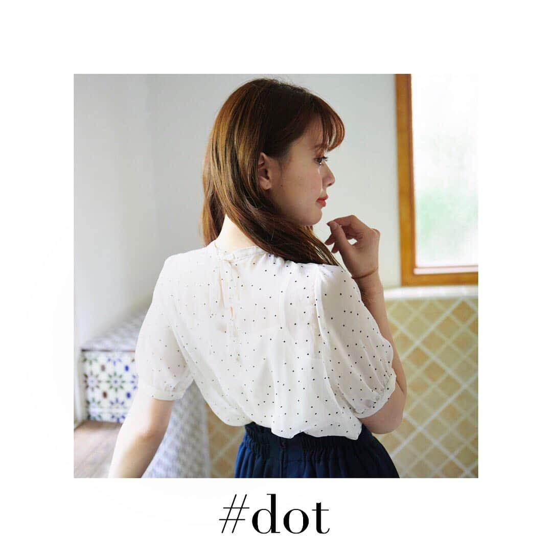 MAJESTICLEGONさんのインスタグラム写真 - (MAJESTICLEGONInstagram)「ㅤㅤㅤㅤㅤㅤㅤㅤㅤㅤㅤㅤㅤ #dot_blouse ♥︎ ㅤㅤㅤㅤㅤㅤㅤㅤㅤㅤㅤㅤㅤ 後ろ姿もリボンでcuteなブラウス💕 ドット柄で360°可愛くきこなせます♪ㅤㅤㅤㅤㅤㅤㅤㅤㅤㅤㅤㅤㅤ ㅤㅤㅤㅤㅤㅤㅤㅤㅤㅤㅤㅤㅤ 詳しくはタグからチェック💡 ㅤㅤㅤㅤㅤㅤㅤㅤㅤㅤㅤㅤㅤ @haruka_yamazaki  @majegirl_official  #MAJESTICLEGON#マジェスティックレゴン#マジェ#山崎春佳#夏服#初夏#プレ夏#新作#ガーリー#フェミニン#かわいい#おとなかわいい#instalike#instagood#ootd#インスタ映え」6月13日 15時57分 - majesticlegon_official