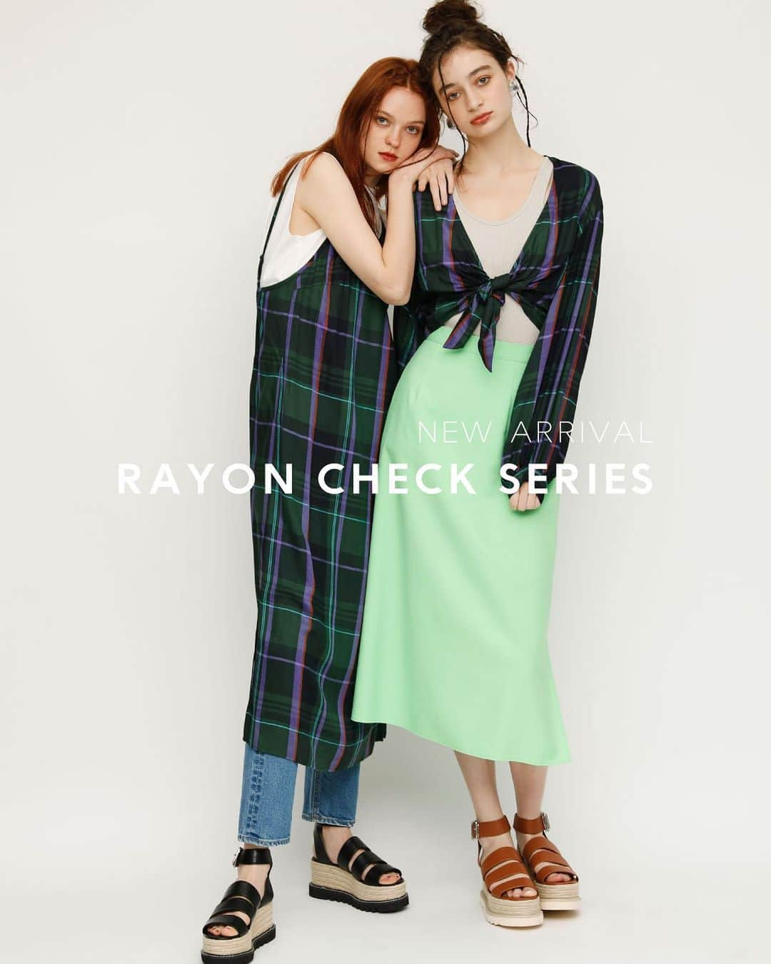 スライさんのインスタグラム写真 - (スライInstagram)「RAYON CHECK SERIES ——————————————————— 明日6/14(FRI)発売 ☑︎RAYON CHECK C/A LONG TOPS (030CSM30-5350) M/GRN,M/BRN ¥6,990+tax ☑︎RAYON CHECK CROPPED SH (030CSM30-5340) M/GRN,M/BRN ¥5,990+tax ——————————————————— #SLY #SLY_fav」6月13日 16時13分 - sly_official