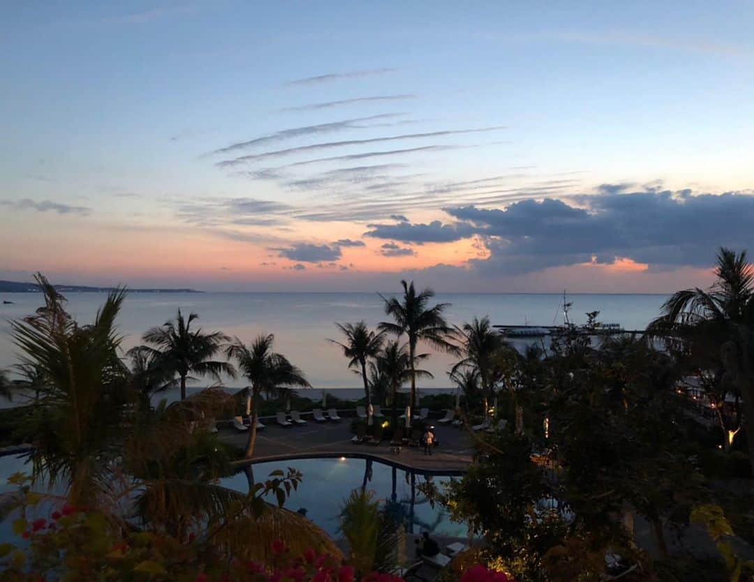 MEGUのインスタグラム：「Okinawa🌺is special place to me:) . . . . . #TheBusenaTerrace #ブセナテラス #beach #hotels #chill #travelgram #igtravel #traveller #hotelbeach #privatebeach #amazinghotel #amazingview #instahotel #traveller #amazinghotel #traveldialy #earth #amazingmoment #visiting #nature #沖縄 #beautifulhotels #okinawa #island  #gw #okinawahotel」