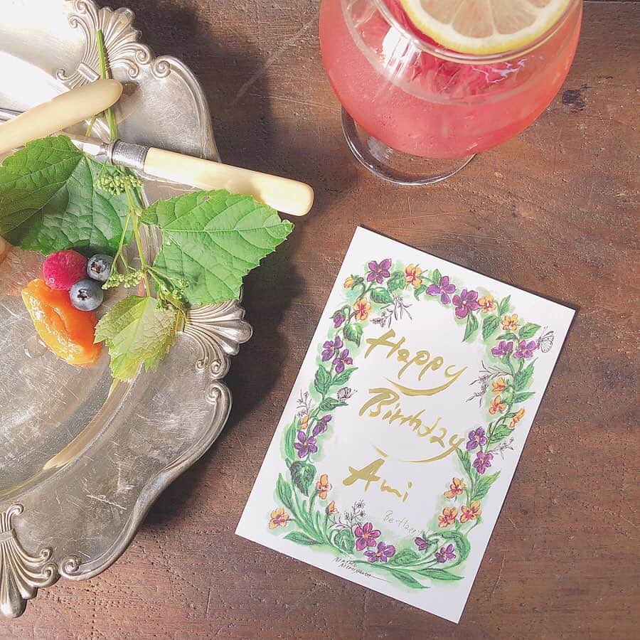 のインスタグラム：「ㅤㅤㅤㅤㅤㅤㅤㅤㅤㅤㅤㅤㅤ 熊本のカフェでさあやとひろみが 誕生日お祝いしてくれた🥺❤️ 可愛すぎるケーキプレートたまらん😩💕 熊本旅終わっちゃうけどほんま楽しかった❤️ 絶対また来たい！💪 2人ともほんまにありがとう💕 ㅤㅤㅤㅤㅤㅤㅤㅤㅤㅤㅤㅤㅤ 山奥にあるカフェ、メッサペッサのケーキ めちゃくちゃ美味しかった🥺🙏 あー幸せ💓💓💓 ㅤㅤㅤㅤㅤㅤㅤㅤㅤㅤㅤㅤㅤ #カフェ #メッサペッサ #阿蘇カフェ #熊本カフェ #ケーキ #cafe #birthdaycake #バースデーケーキ #ケーキプレート #可愛い」