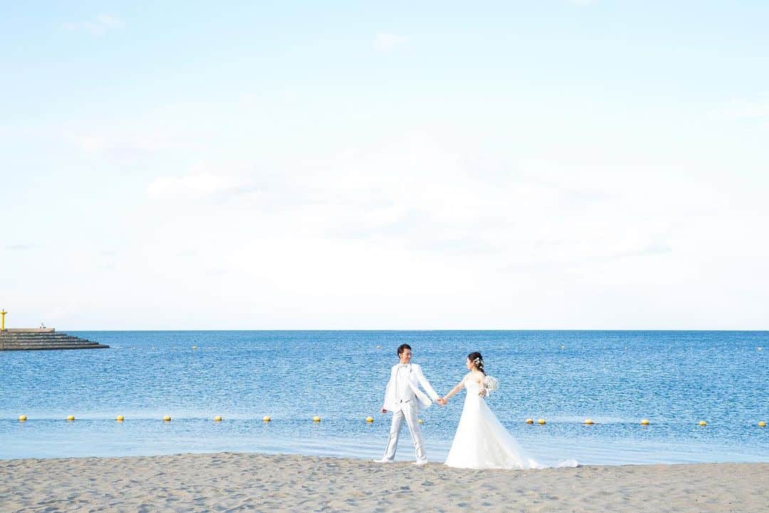 富山結婚式 ヴィラグランディス富山さんのインスタグラム写真 - (富山結婚式 ヴィラグランディス富山Instagram)「， ， まるで海外のような素敵な写真✨ もうすぐくる夏が楽しみですね♬ ， ， ， ， ， ， ， ， ， ， ， ， ， 他の写真も気になる方はプロフィールから 公式HPをご覧ください▶︎▶︎▶︎」6月13日 16時48分 - villagrandis_toyama