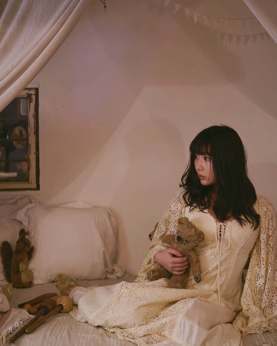 のインスタグラム：「アンティーク感ある撮影またしたいな...🧸🗝頼んでみようかな！」