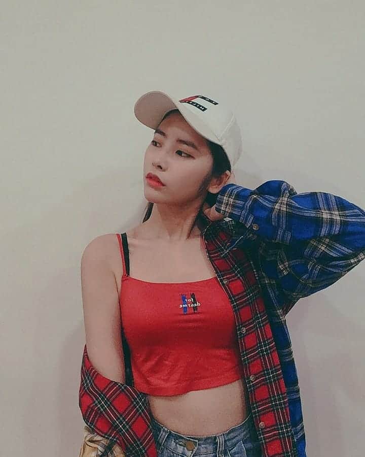 DIAさんのインスタグラム写真 - (DIAInstagram)「⠀⠀⠀ [#희현] ⠀⠀⠀ 많이 서툴지만 열심히 만든 키링🌼 에이드 여러분이 받으시고 조금이라도 기분 좋았으면 좋겠어요🙏🏻 사연 보내주신 모든 분들 너무 감사드리고 항상 고민없이 행복만 했으면 좋겠습니다💕 사랑해요 에이드🌹 ⠀⠀⠀ #다이아 #DIA #HUIHYEON #우당탕탕고민상담소」6月13日 17時02分 - mbk.dia