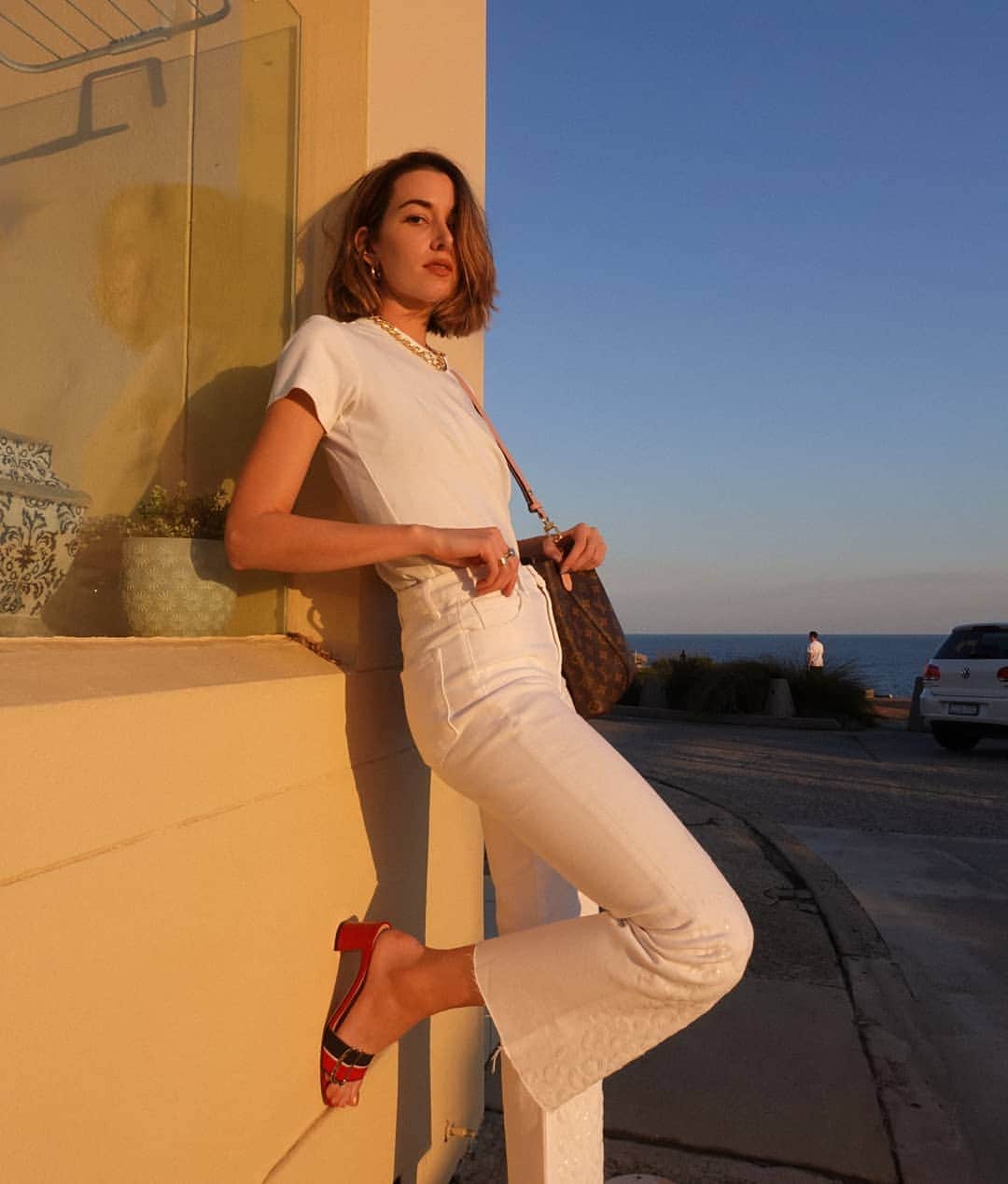 のインスタグラム：「Last light in @jbrandjeans 💛 #inmyjbrand」