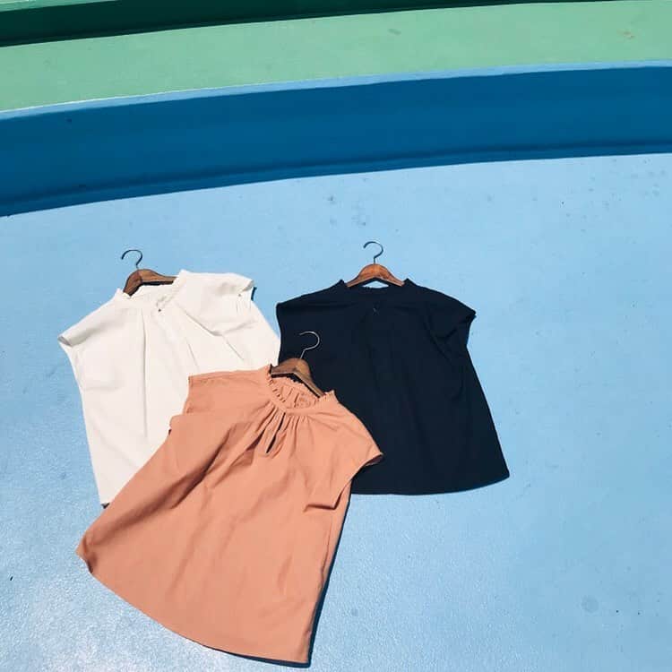 cepoさんのインスタグラム写真 - (cepoInstagram)「. 《2019summer recommend》 ギャザーネックブラウス ¥3900+tax . . 詰め襟がギャザーになってドロップ空きの ちょっとセクシーなシャツブラウス サロペットやワンショルワンピに合わせるのがオススメ。 . . #cepo #2019summer #19summer #fashion #ootd #shopping #shirt #blouse #new #オススメ #新作 #夏ファッション #tops #ファッション #セポ #新作商品 #シャツ #ブラウス #シャツ」6月13日 17時08分 - cepo.bluemate