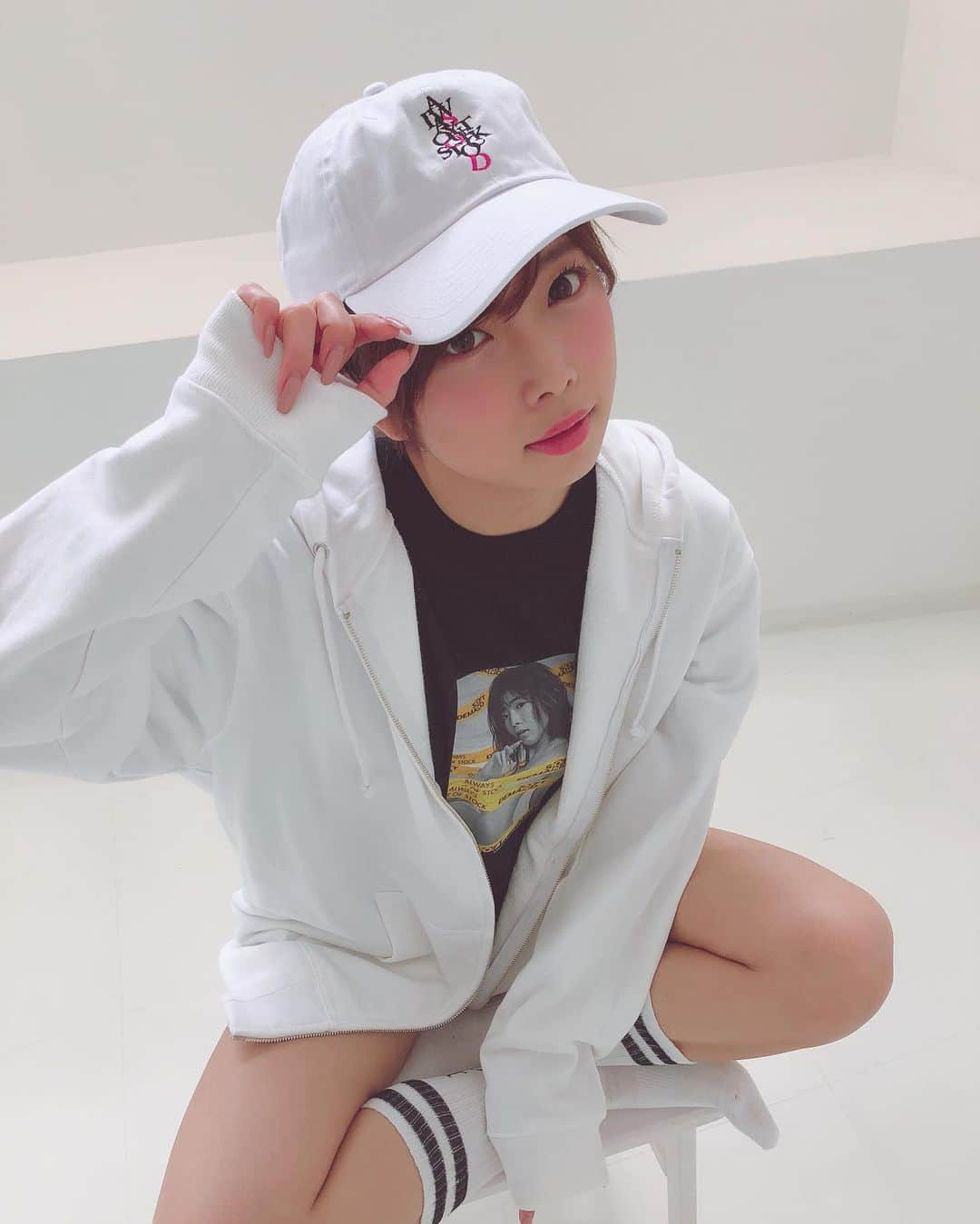 紗倉まなさんのインスタグラム写真 - (紗倉まなInstagram)「🧢×👕 SOFT ON DEMAND💓」6月13日 17時22分 - sakuramanateee