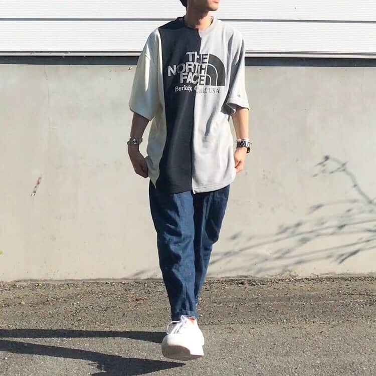 tetsuya togashiさんのインスタグラム写真 - (tetsuya togashiInstagram)「★★★★ #thenorthfacepurplelabel の ☑︎asymmetry logo tee 激ヤバ‼️激カワ💖 ‍ ☑︎denim pants #rehacer #rehacerosaka #レアセル #レアセル大阪 ☑︎sneakers #nike ‍ もちろん、イロチも買いました♡ この為だけに、今日仕事前に仙台に 買いに行きましたww」6月13日 17時39分 - toga_agot