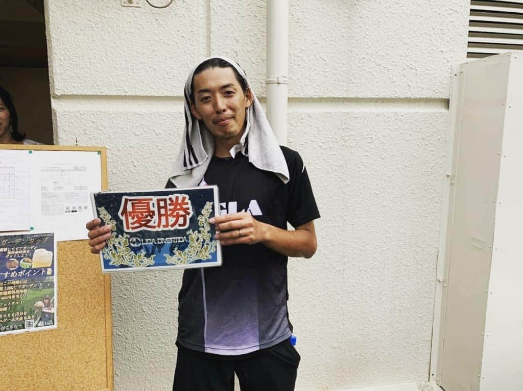 ユニクスさんのインスタグラム写真 - (ユニクスInstagram)「#優勝 2019.6.9 #フットサル大会  前々日に急遽参加が決まったフットサル大会‼️ 若手主体で挑みました😄 ⚽試合結果⚽  第一試合 2-2 第二試合 1-1 第三試合 7-0 決勝戦 3-0  一試合目、ニ試合目は先制されてから最後ギリギリで同点に追いつく試合内容からまさか優勝する展開になるとは想像してませんでした✨笑  途中から降り出した☔が幸運だったのかもしれません😊 ㊗️優勝㊗️ #フットサル #futsal #1day大会 #ligadivertida #リーガディベルティーダ #エスパルコフットサルコート板橋 #板橋区 #西台 #フットサル優勝 #フットサルチーム #ユニクス #UNIQS #大会優勝 #4戦 #2勝2分」6月13日 17時38分 - fc.uniqs