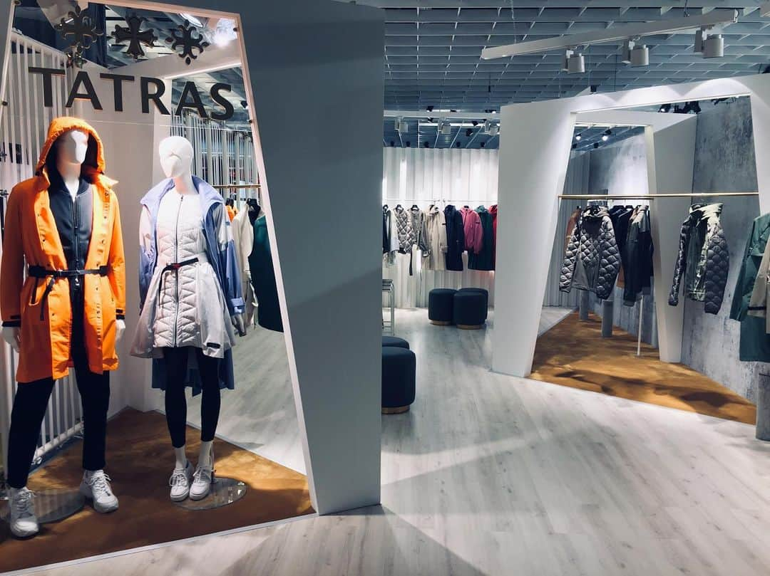 タトラスさんのインスタグラム写真 - (タトラスInstagram)「Another day at Pitti! Come visit us at Padiglione Centrale stand T/1! #TatrasOfficial #PU96 #Florence ____ #tatras #fashion #fashiongram #instafashion #fashionigers #italy #fair #totallook #downjacket」6月13日 17時41分 - tatras_official