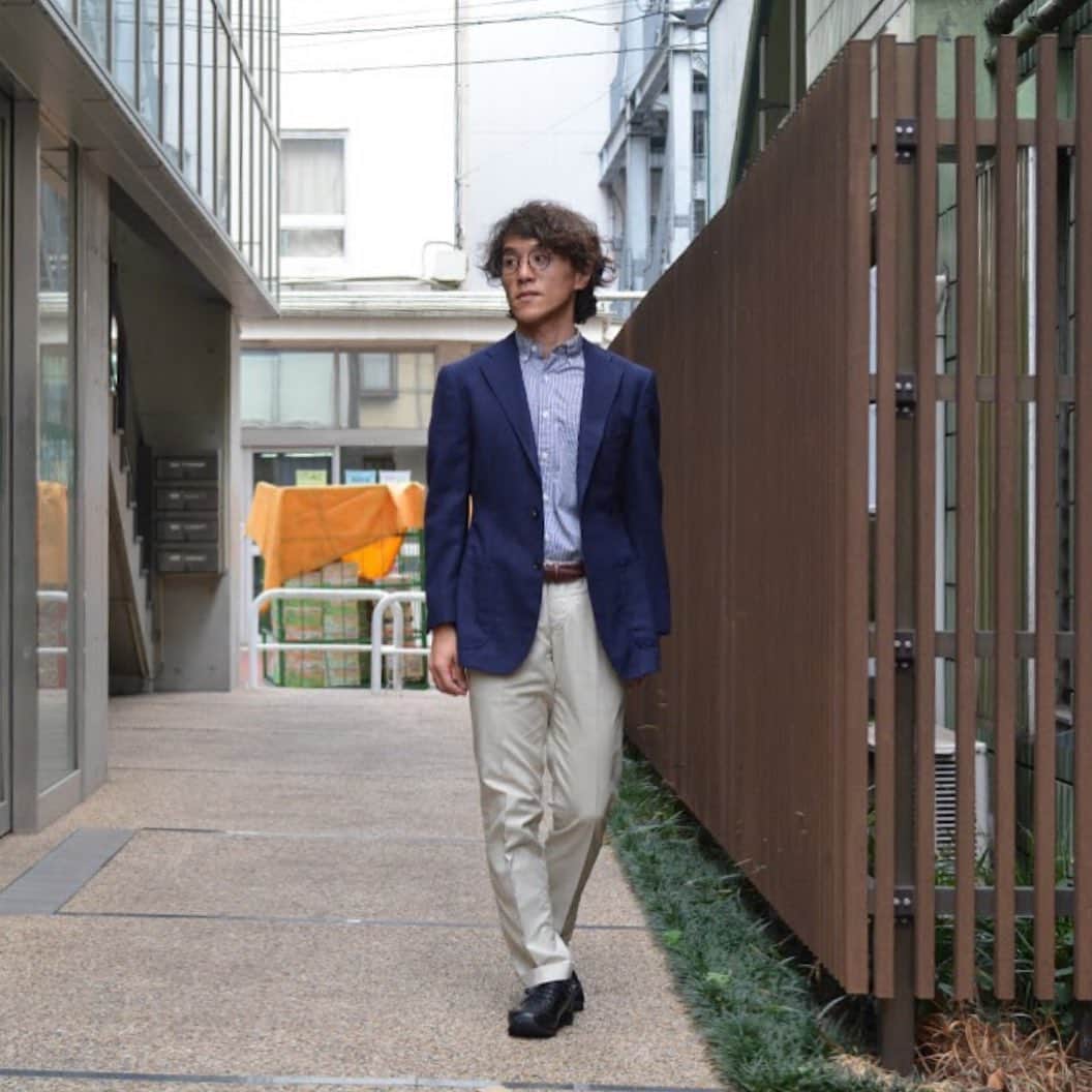 パトリックラボのインスタグラム：「. 【LABO BUSINESS WEEK #6】 LABO吉祥寺 MARARAIN WHITE & BLACK  ① MARARAIN（マラレイン）BLK，WHT 目を惹くカラーリングと、抜群のクッション性から、PATRICKのアイコンモデルとして根強い人気を誇る「MARATHON」ですが、“ON” の場面でも使っていただけるようにとオールブラックとホワイトベース、更に防水加工を施したタフな仕様の一足！ 厚めのソールが足の疲れを軽減してくれるので、通勤や外仕事、立ち仕事メインの方には最適です。 . . ※ 詳細は、プロフィールのリンクをご覧ください。  #patrick_labo #patrickshoes #sneaker #sneakers #shoes #kicks #靴 #instashoes #instakicks #sneakerhead #sneakerheads #nicekicks #sneakerfreak #kickstagram #shoestagram #patrickshoes #パトリック #パトリックスニーカー#madeinjapan #french #patrickpeople #labobusinessweek #patrickビジネス #ラボビジネスウィーク#ビジネススニーカー #ビジネスカジュアル #ビジカジ #クールビズ #梅雨対策 #waterproof」