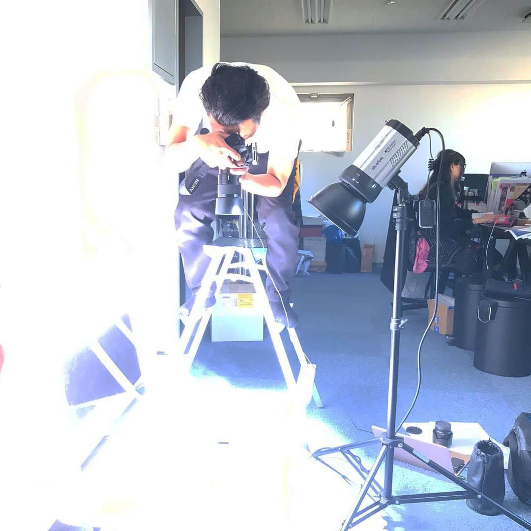 宇田川大輔さんのインスタグラム写真 - (宇田川大輔Instagram)「本日の職場。#photographer  #ブツ撮り #オーラルグッズ  #オシャレデンタルグッズ  #美歯Navi」6月13日 17時55分 - udagawadaisuke