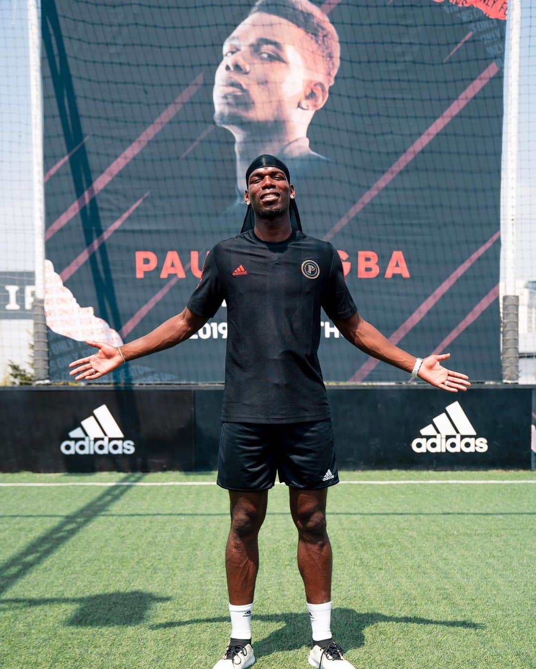 ポール・ポグバさんのインスタグラム写真 - (ポール・ポグバInstagram)「Asia I’m here #PPadidastour @adidasfootball」6月13日 18時16分 - paulpogba